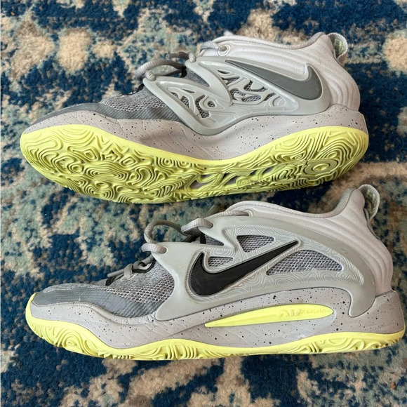 KD7 Wolf Grey Nikes - Picture 6 of 10